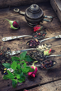 草药茶收集品种芳香香料茶壶食物早餐玫瑰叶子香味勺子植物群图片