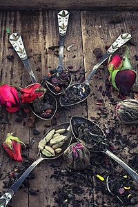 草药茶收集品种植物群香味勺子木槿饮料花瓣木头药品食物草本植物图片