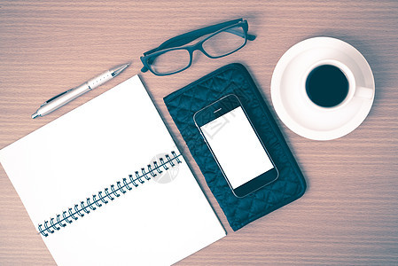 咖啡 电话 眼镜 笔记和钱包图书电脑互联网木头商业屏幕笔记本桌子办公室技术图片