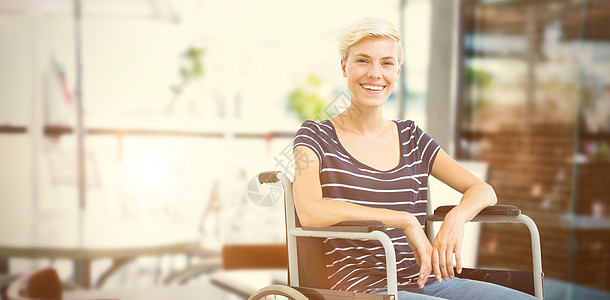 坐在轮椅上微笑着的妇女的复合形象咖啡屋女性疾病技术女士功能咖啡馆截瘫咖啡店电脑背景图片