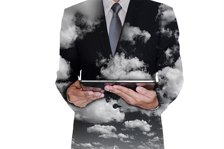 云层 天空和商务人士用手握平板作为云计算概念的双重暴露图片