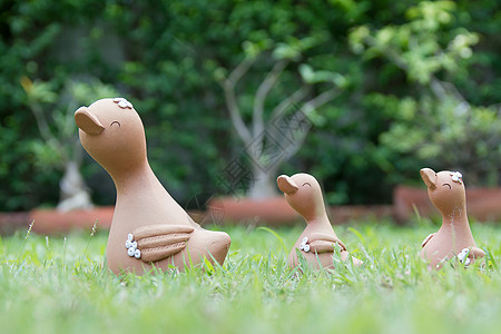 鸭子家母亲和婴儿孩子们妈妈女儿玩具儿子工艺花园乐趣家庭黏土图片