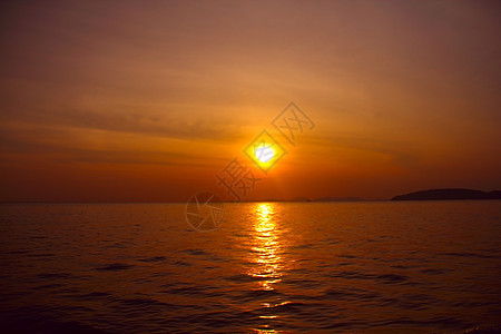 海面上的日落气候海洋橙子天气海浪天空太阳墙纸旅行反射图片