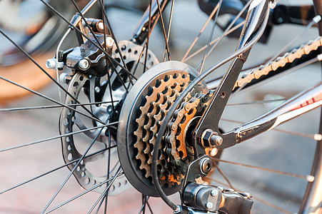 软光轻滑的双轮车车轮运动黑色磁带齿轮自行车框架速度技术运输图片