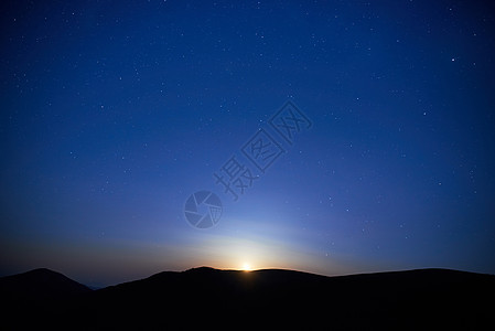 与星的蓝色黑暗的夜空星系星云火花宇宙木头星光天文学银河系星座墙纸图片