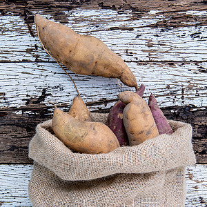 生锈时在麻袋里收获的有机甜土豆蔬菜番薯麸质重量饮食美食块茎营养食物团体图片