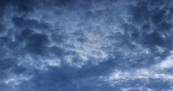 戏剧般的夜空中天空危险天气多云风暴云风暴戏剧性气氛天堂射线图片