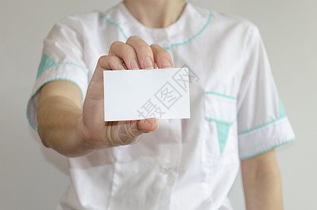 医生的手持空白名片女性商务笔记诊所实验室科学人士医院木板小册子图片