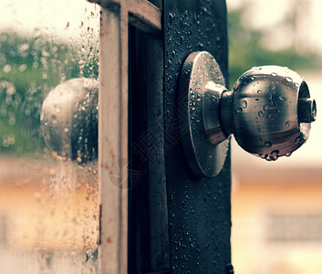 雨滴雨哒哒情怀门把手窗户古董一滴水墙纸玻璃孤独玻璃窗框架图片