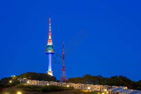 N首尔塔 位于南韩中首尔南山的南山公吨反射景观风景天际城市地标场景图片