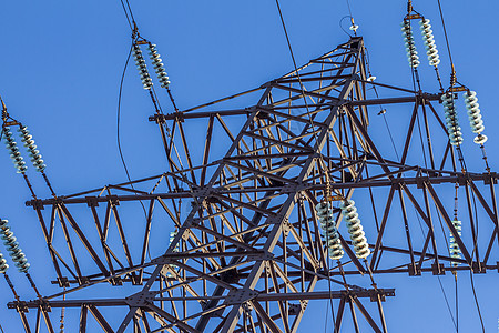 电线上的电绝热器金属电力电缆蓝色通讯网络发电机危险接线天空图片