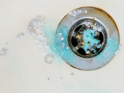 使用化学品清洗插口头发管子插头淋浴晶体卫生浴缸管道流动浴室图片