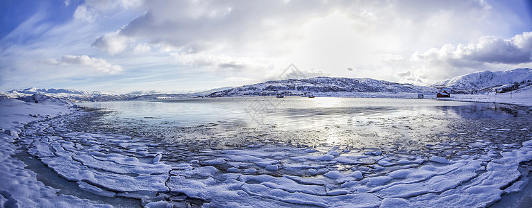 挪威的雪沙滩全景图片