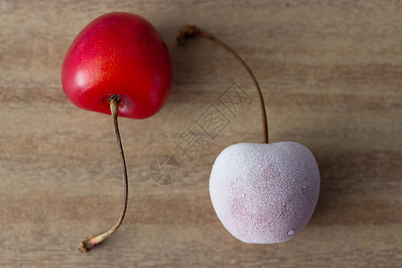 两个樱桃水果白霜宏观饮食雪花甜点果汁食物浆果季节图片