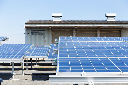 屋顶上的太阳能电池板建筑房子电气技术资源经济太阳细胞发电机集电极图片