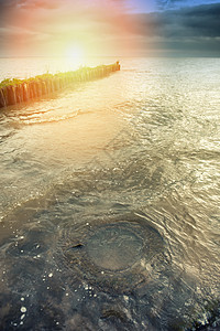 海上的裂开水风景海岸日出日落全景墙纸海滩太阳假期鹅卵石图片