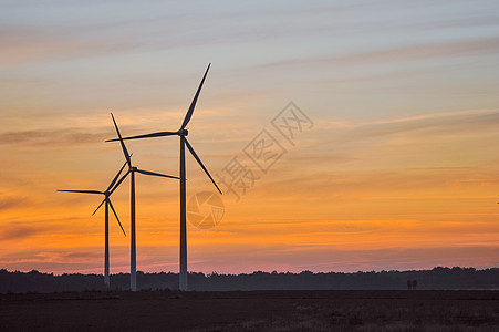 日落时风涡轮机月光技术工业风车发电机天空环境农场活力车站力量图片
