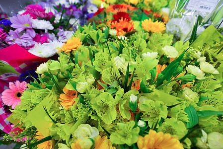 有很多不同花的花束仪式墙纸热情气味花瓣香气植物群格柏纹理庆典图片