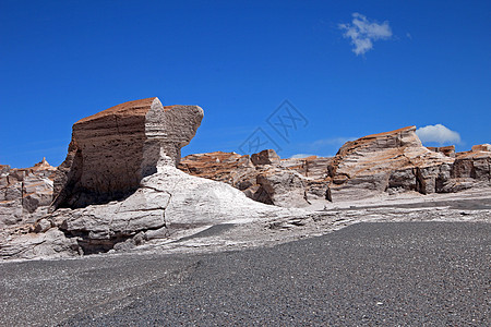 阿根廷卡塔马卡的石块数字危险普纳土壤高原高地山脉沙漠高度冒险图片