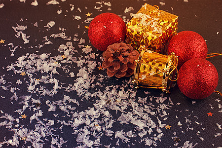 圣诞装饰礼品盒 球玻璃丝带庆典季节假期反射松树盒子装饰锥体图片