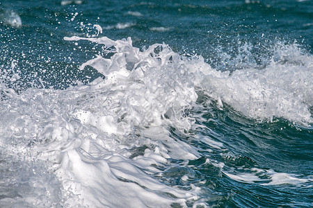 海洋波浪碰撞海浪蓝色支撑泡沫力量飞溅运动天气海岸海景图片