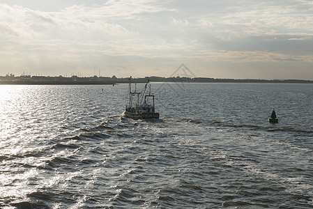 Wadden Sea号渔船世界船运连锁店工具波浪血管保护遗产驳船海浪图片