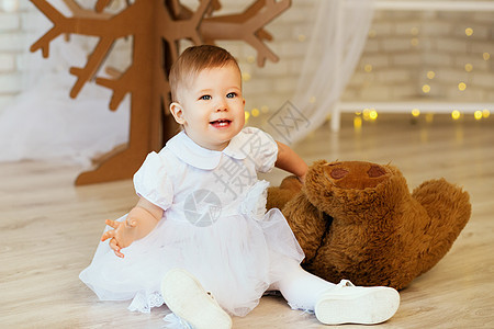 女婴 在内地和Chri有软棕色泰迪熊公主玩具喜悦庆典童年孩子假期婴儿裙子情感图片