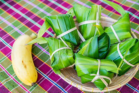 泰国传统食品赵汤姆马特小吃竹子香蕉图片