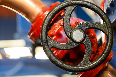 安全大型阀门 与威士忌迪提尔的铜管连接管道技术坚果燃料饮料环境机器力量化学品气体图片