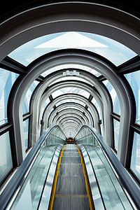 现代建筑中的扶梯图片