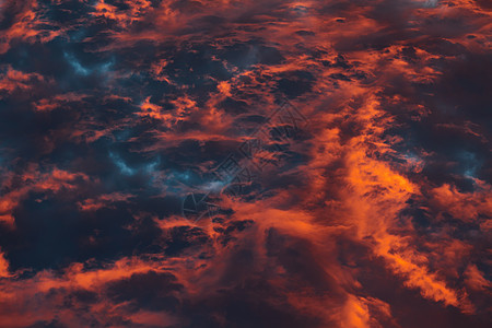 天落日落时天上天空多彩的橙色温暖云橙子天堂编队阳光戏剧性太阳日落天气环境天空图片