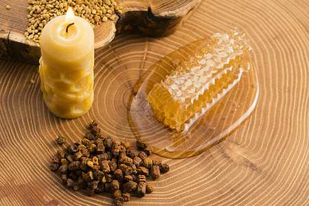 蜂窝 花粉和非玻璃乡村静物桌子勺子蜜蜂精力营养学产品活力图片
