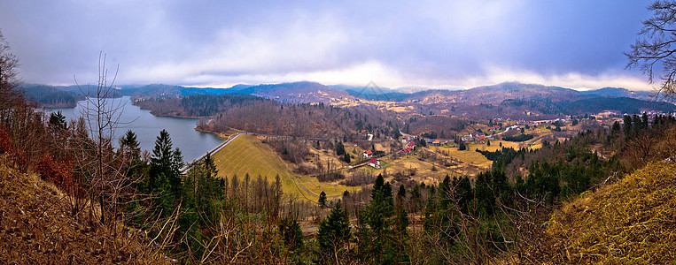 Lokvarsko湖和山谷全景图片