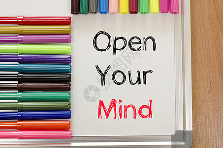 打开您的心灵文字概念铅笔教育自由粉笔团体商业创造力学校战略绘画图片