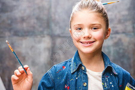 小艺术家绘画快乐童年女学生学校小学生水粉青春期青年水平意义图片