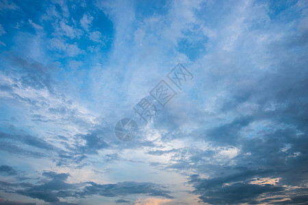 日落的暮光天空蓝色天堂太阳天气云景月亮海景风景阳光天际图片