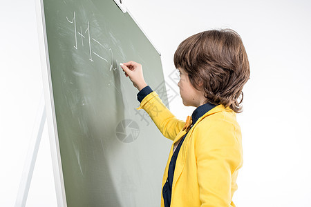 男生在黑板上写字学习成就年龄意义瞳孔教学教育写作孩子理论图片