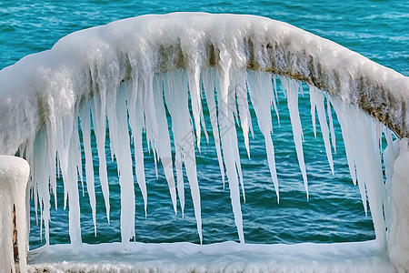 带冰柱的Icy Arch寒冷白霜气候冷冻冻结环境天气水晶磨砂季节图片