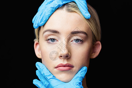 女性在注射肉毒杆菌之前要对其皮肤进行检查病人服务工作室手术相机专家医疗外科化妆品女士图片