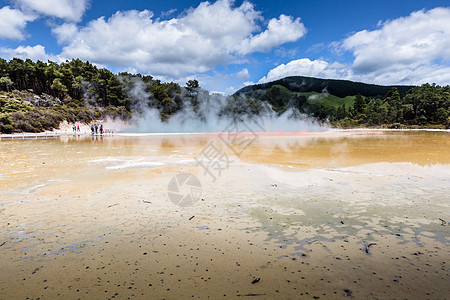 新西兰罗托鲁阿州保留地香槟池气泡地质学旅行地标森林风景地热矿物喷泉蓝色图片