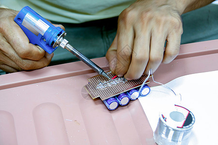 电子装配器电子女士工程师木板芯片处理器硬件维修技术技术员制造业图片