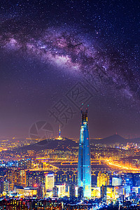 韩国首尔的天际线 南韩最佳景象 与 洛特世界商场 及 牛奶之路 在夜景景观城市堡垒旅行星星星系金融都市购物中心图片