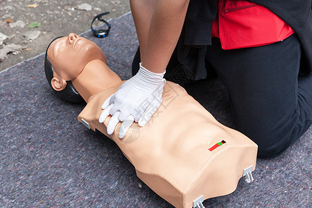 CPR 急救培训概念 心肌按摩救护车医生职员情况考试生活课程锻炼训练救援图片