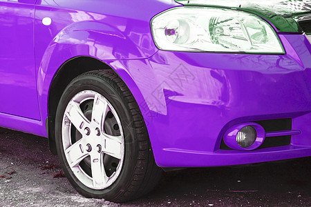 翼 轮和汽车车头灯亮色 近身运输蓝色头灯金属淡绿色紫色速度合金车轮车辆图片