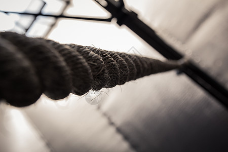 挂在 roo 上的棕色登山绳电缆绳索纤维缠绕棉布健身健康选择性细绳器材图片