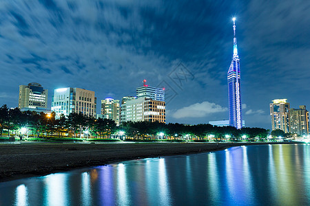 日本有海滨百道的福冈市图片