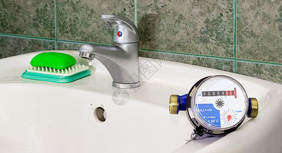 洗手盆的水表 配有搅拌机水龙头机械导管住宅水量经济用水肥皂管道组件设备图片