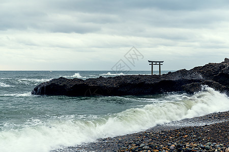 鸟尾崎神庙天空海浪海洋旅行岩石大荒海岸环境场景观光图片