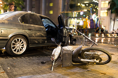摩托车事故损失情况车辆力量运输交通沥青汽车城市金属图片