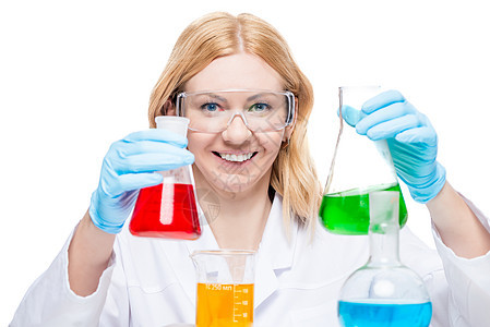 实验室里的快乐的化学家 里面有测试管和火瓶图片
